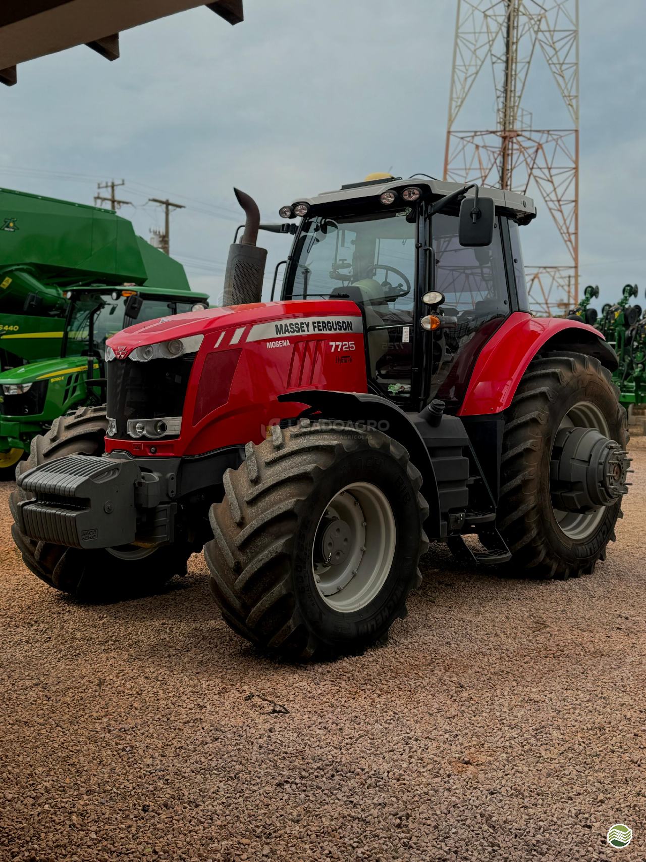 TRATOR MASSEY FERGUSON MF 7725 Tração 4x4 Usado Agro Máquinas Agrícolas RONDONOPOLIS MATO GROSSO MT
